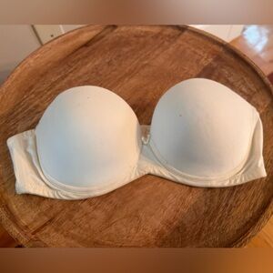 Victoria's Secret Cream T-Shirt Bra with Molded Cups